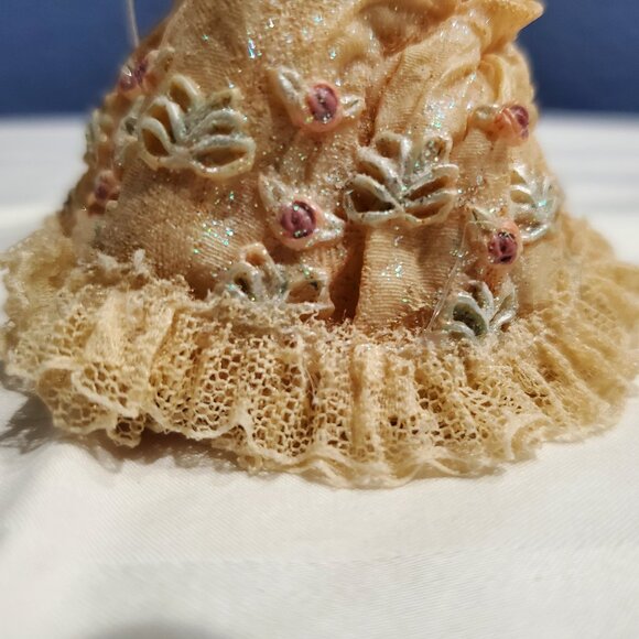 Southern Belle Hanging Ornament/Parasol Hanging Ornament with Lace & Pearls - Picture 6 of 11